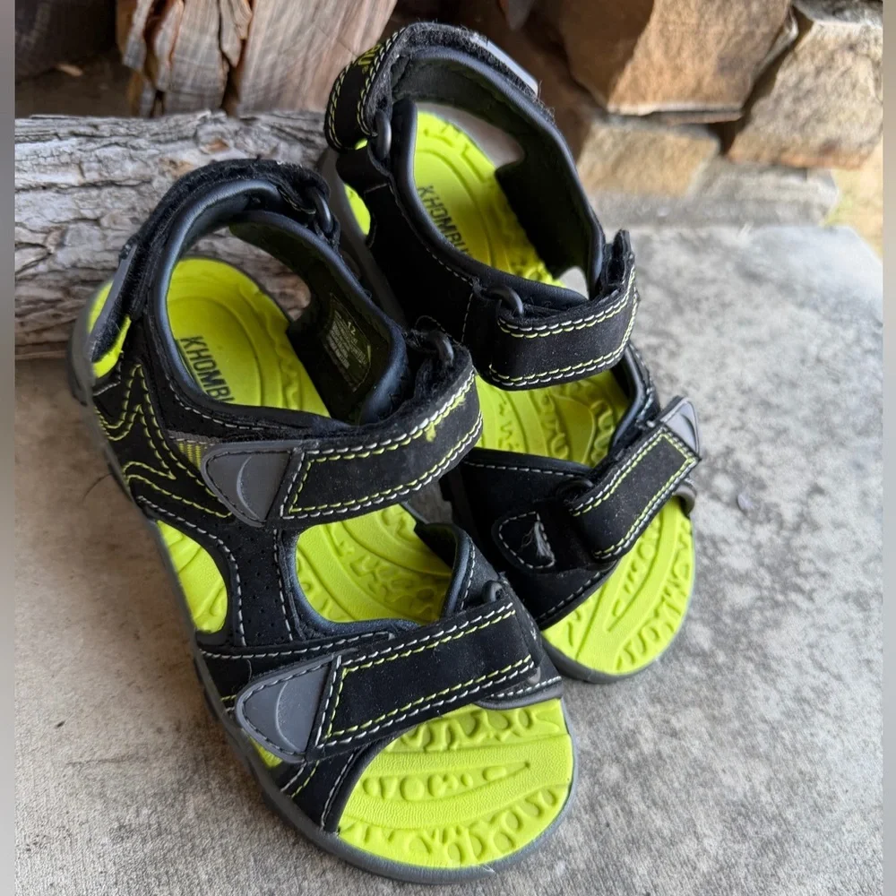 Khombu Kids Black and Neon Green Sport Adventure Sandals kidsSz-12.  V‎